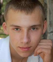 Tristan 5daa930ad7586.jpg