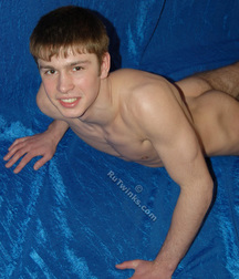 Remi 5dba81f8600df.jpg