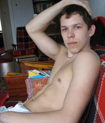 Riki 5dba85936da38.jpg