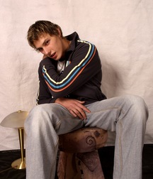 Gregor 5dc66726e978f.jpg