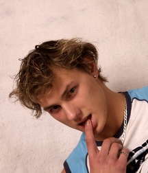 Gregor 5dc66754d966a.jpg