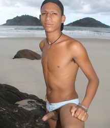 Alessandro 2 5dcfacf277e36.jpg