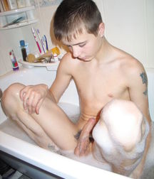 Sergik's Bubble bath 5ddf8b1388e15.jpg