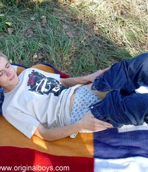 TommyB  A 5dedf76cec401.jpg