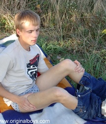TommyB  A 5dedf783630a1.jpg