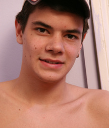 Frank 5df5b515907f3.jpg