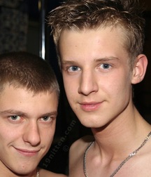 Jhonny  and Kotik 5dfc581225f1a.jpg