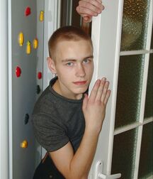 Hariton With His Sexy Lips And Eyes Boys Porn 5f71724aa36fd.jpg