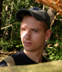 Steven Pissing and Knocking One Out In The Woods 5f7568103b5d8.jpg