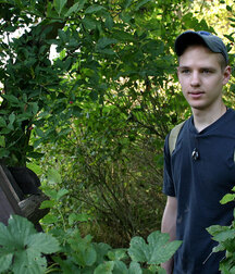 Steven Pissing and Knocking One Out In The Woods 5f7568479cbab.jpg