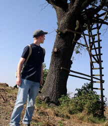 Steven Pissing and Knocking One Out In The Woods 5f756861b2fa5.jpg