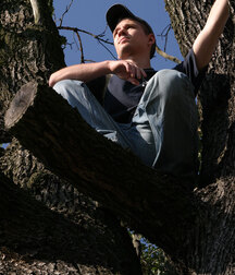 Steven Pissing and Knocking One Out In The Woods 5f7568754886b.jpg