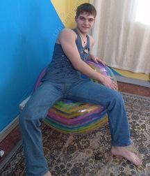 Someone has been trying to rip Andrey's t-shirt off 5f8a77f337d7e.jpg