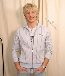 Blond bombshell Vetja Boys Porn 5faa950bc9fc9.jpg