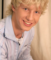 Blond bombshell Vetja Boys Porn 5faa9511e4464.jpg