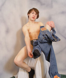 Esthan is a very good looking twink this is his 7th set 5fb60484d1eae.jpg