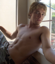 Sweet smiling blond big boy porn Brenden 5fbdf16069e4e.jpg