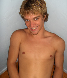 Sweet smiling blond big boy porn Brenden 5fbdf18ead35a.jpg