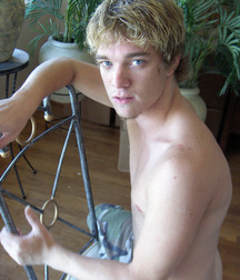 Sweet smiling blond big boy porn Brenden 5fbdf1d6934d2.jpg