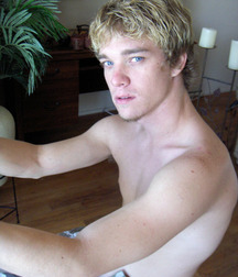 Sweet smiling blond big boy porn Brenden 5fbdf1e0ddeed.jpg