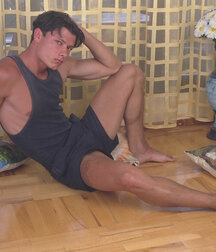 Muscular Brit twink great Butt un cut, huge cum 6221c1f31d5c3.jpg