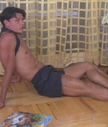 Muscular Brit twink great Butt un cut, huge cum 6221c2247e902.jpg