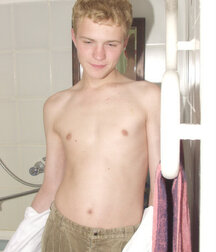 Sweet blond smooth Brit twink soapy bath cum boys porn 6221c490dc4e3.jpg