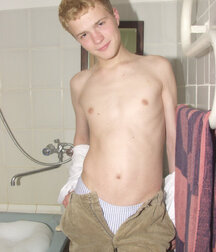 Sweet blond smooth Brit twink soapy bath cum boys porn 6221c4ba0459d.jpg