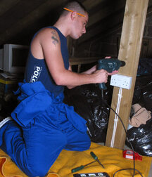 Cute Brit twink electrician gay porn 6232d74b1d0ce.jpg