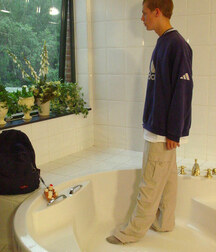 Take a bath with a hot ginger freckled twink 623ebb04ad853.jpg