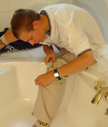Take a bath with a hot ginger freckled twink 623ebb2627016.jpg