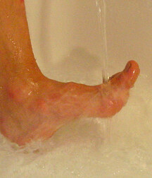 Take a bath with a hot ginger freckled twink 623ebb5b2afd4.jpg