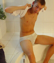Take a bath with a hot ginger freckled twink 623ebbbc7f499.jpg
