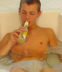 Take a bath with a hot ginger freckled twink 623ebbcad5aa9.jpg