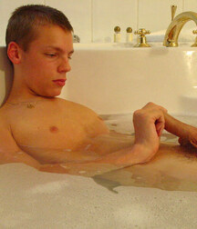 Take a bath with a hot ginger freckled twink 623ebc74da3c0.jpg