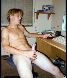 Office Blond then pees in the garden 6289d6d676ff2.jpg