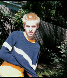 Office Blond then pees in the garden 6289d80e01625.jpg