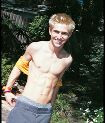 Office Blond then pees in the garden 6289d831b39b1.jpg