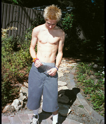 Office Blond then pees in the garden 6289d83f891e3.jpg