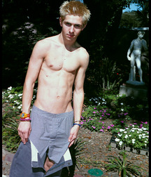 Office Blond then pees in the garden 6289d876594de.jpg