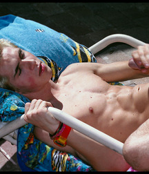Office Blond then pees in the garden 6289da4d20b1b.jpg