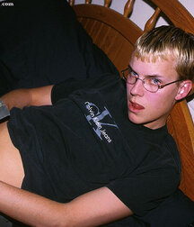 Glasses make him look intelligent boys porn 62908d21846ba.jpg