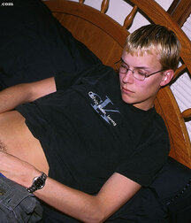 Glasses make him look intelligent boys porn 62908d24755cd.jpg