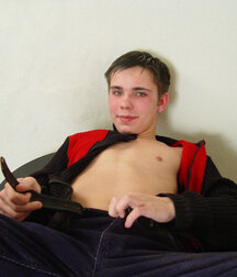 Red and black sweater twink boys porn 62ecd72f3ee89.jpg
