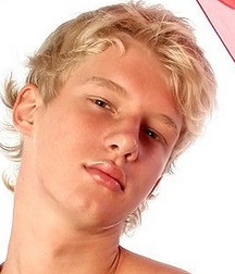 Faces to Kiss 5ddeef0cae50e.jpg