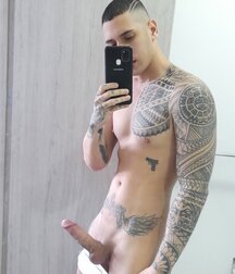 Surprised Gay Porn Hung 611136422474d.jpg