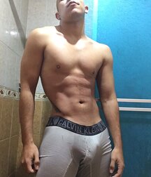 Surprised Gay Porn Hung 611136460318f.jpg