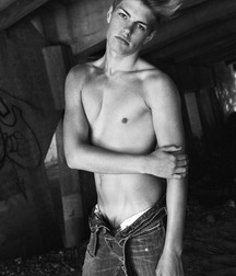 black&white 5d82a6186f948.jpg