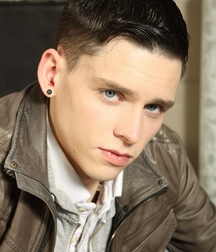 aaron aurora - hot guy! 5d8b288dbecbc.jpg