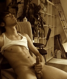 Jerk off 5d9126ed3a2d8.jpg